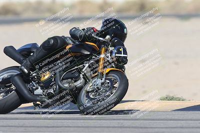 media/Oct-13-2025-Moto Forza (Mon) [[a66d839500]]/3-B Group/Session 3 (Turn 16)/